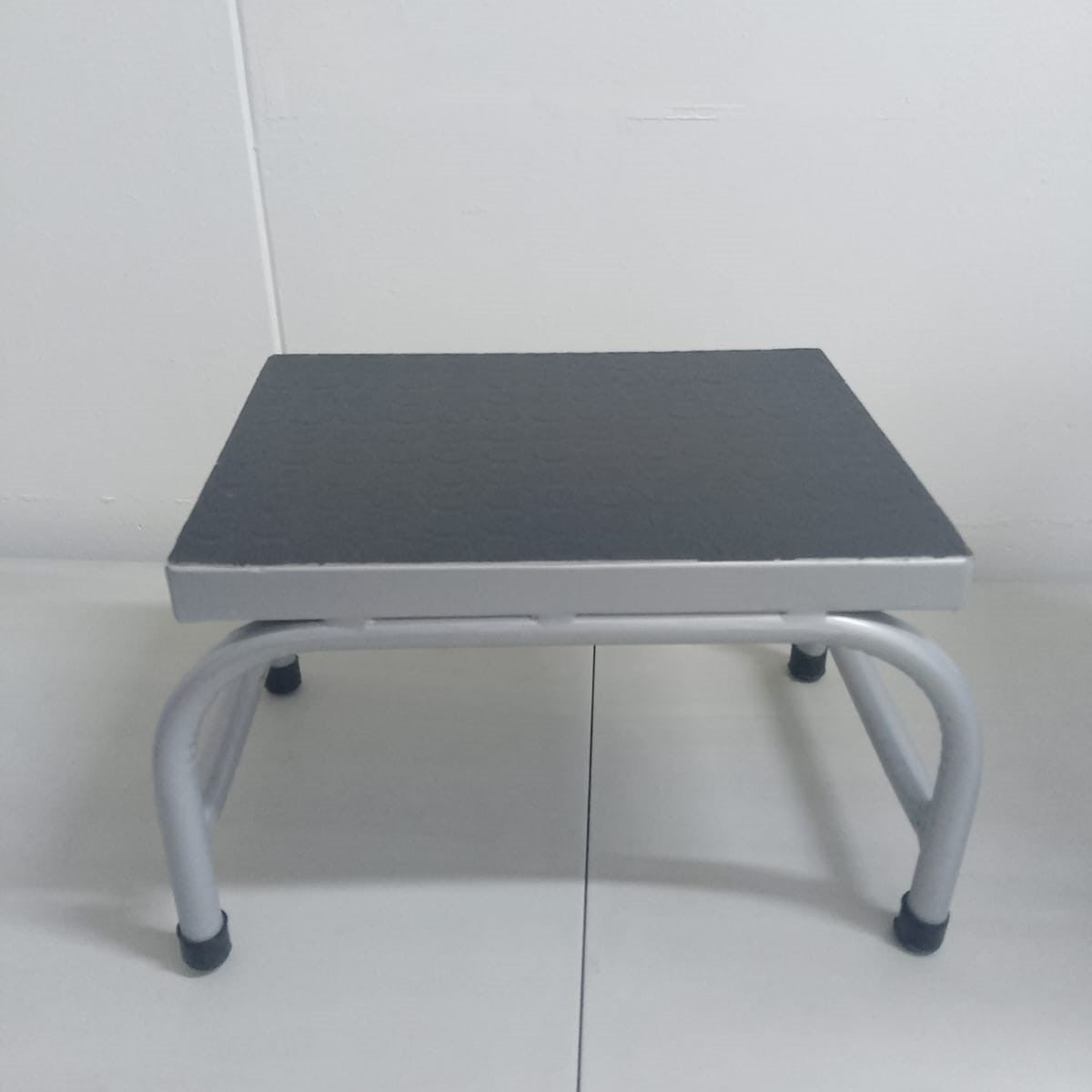 Single Stepper Stool