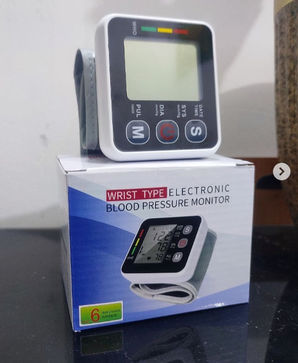 Wrist Type Electronic BP Machine